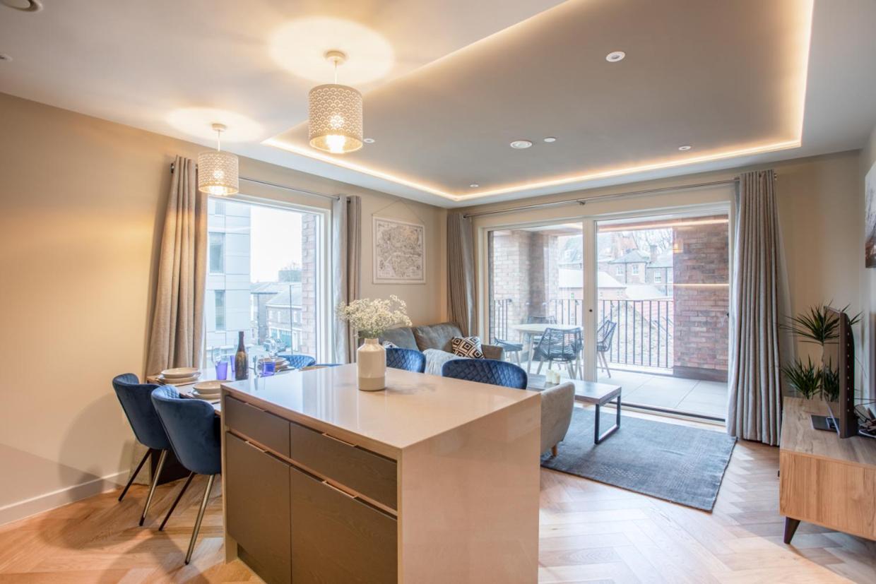 Luxury 2 Bedroom Apartment With Free Parking In The Heart Of York Exterior photo