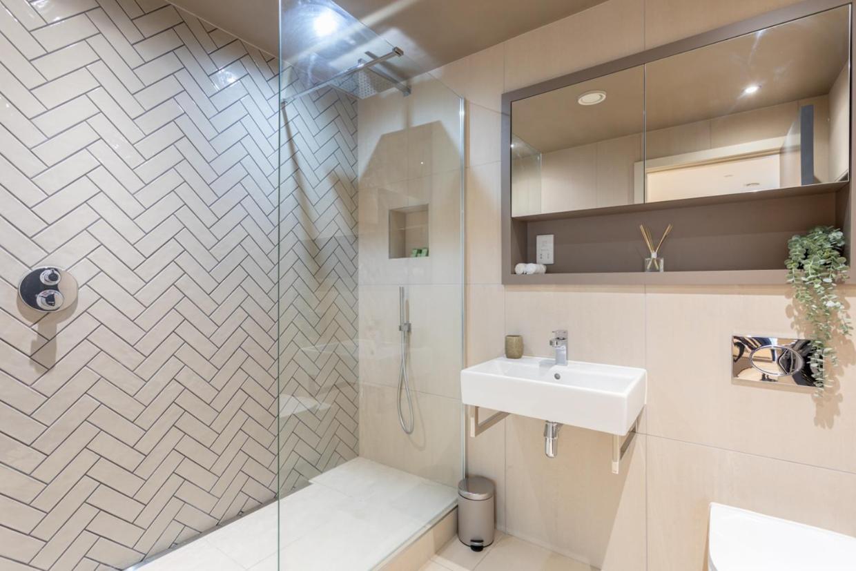 Luxury 2 Bedroom Apartment With Free Parking In The Heart Of York Exterior photo
