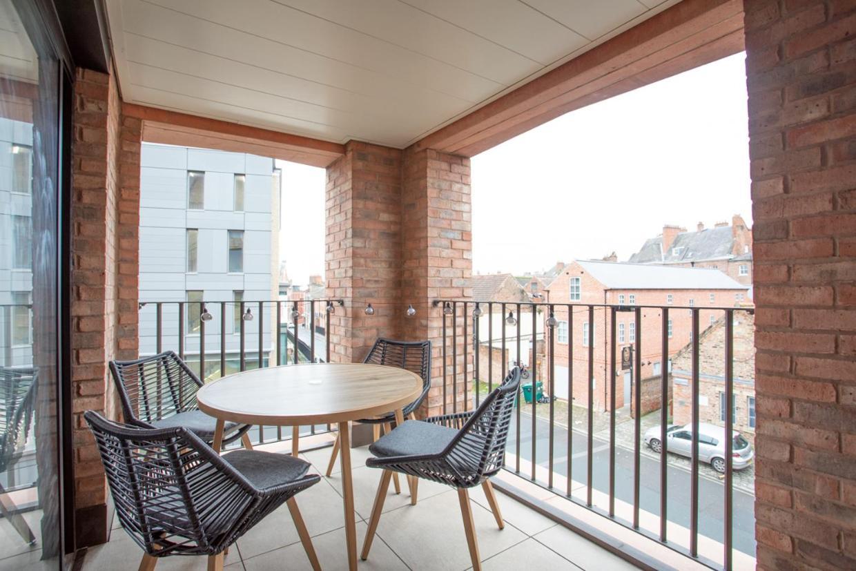 Luxury 2 Bedroom Apartment With Free Parking In The Heart Of York Exterior photo